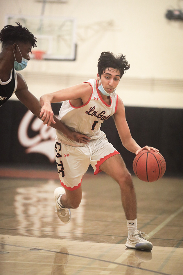 Image for display with article titled Los Gatos boys basketball team set for reinforcements soon