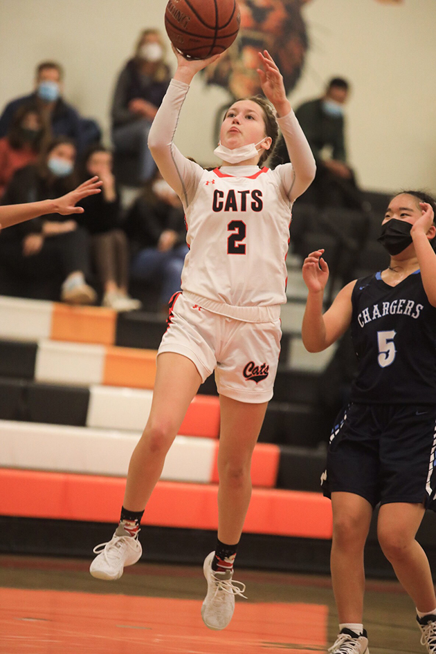 Los Gatos High Wildcats roar into break by turning back Leland Chargers