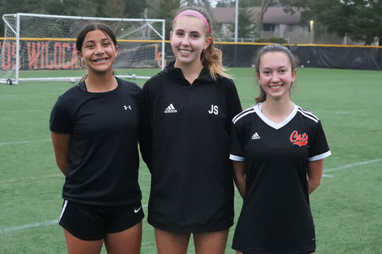 Los Gatos girls soccer aim to coalesce and put together another winning season