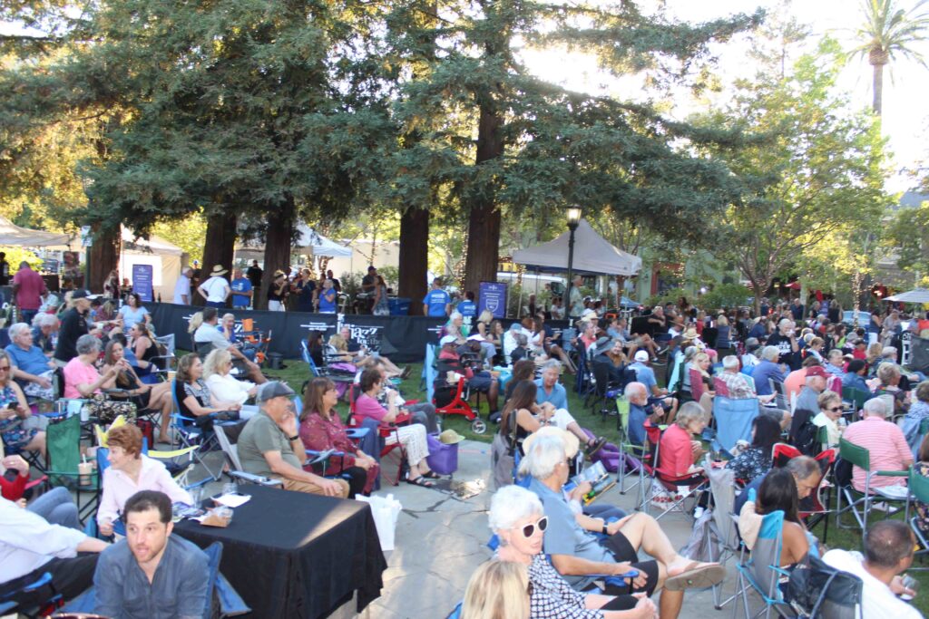 packed Town Plaza Park in Los Gatos
