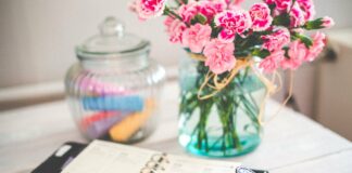 Calendar with flowers