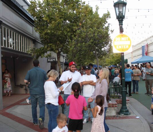 Referendum throws wrench into Los Gatos’ housing plans collecting signatures in Los Gatos