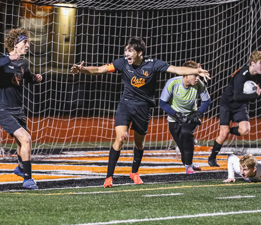 Los Gatos High boys soccer gets it done in the air and off set pieces