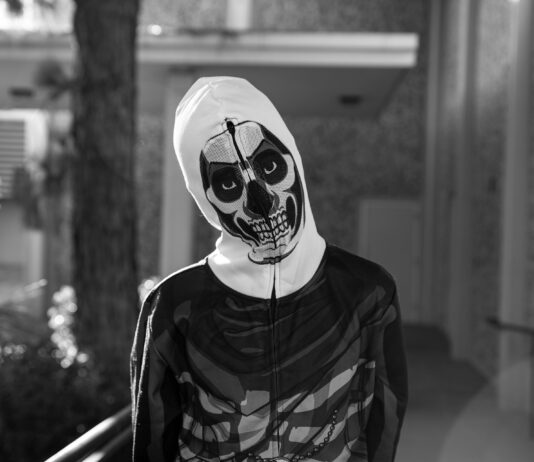 Skeleton face covering