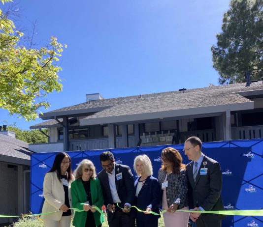 ribbon-cutting with mayor