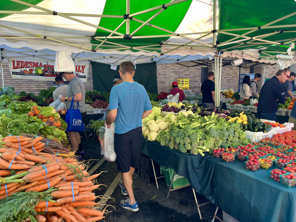 farmers' market