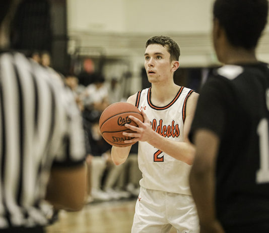 Los Gatos High School boys basketball team shoots for fourth consecutive league title