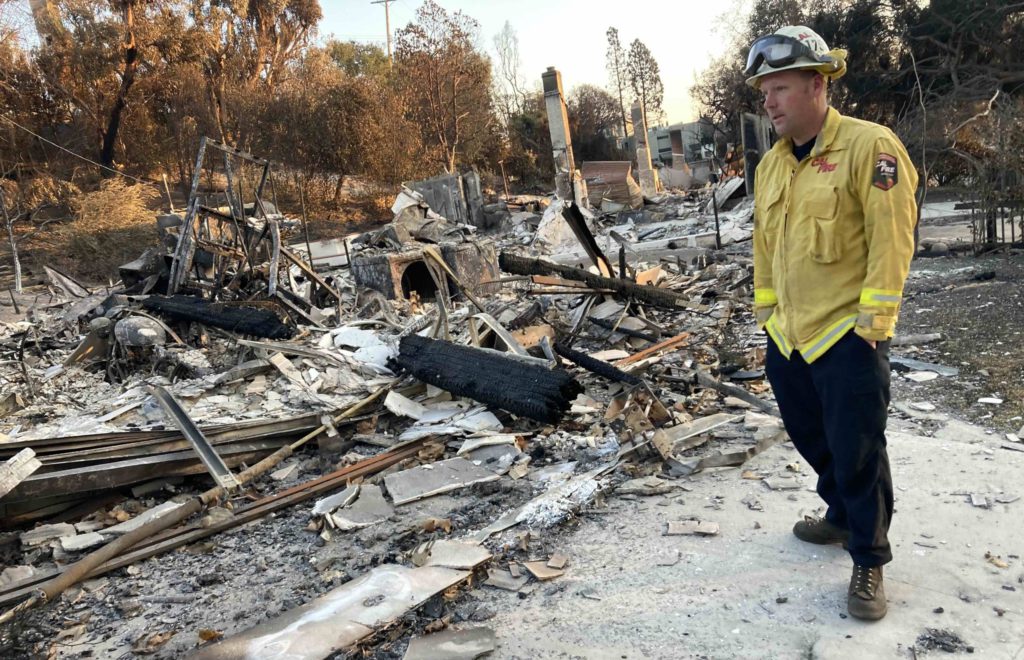 Image for display with article titled Local Retailers Join Forces to Help Re-Clothe Victims of Los Angeles-Area Fires