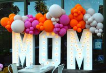 MOM sign