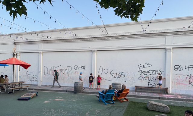 No Kings graffiti