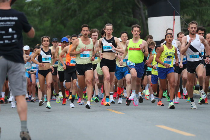 Los Gatos Great Race People running in a big group