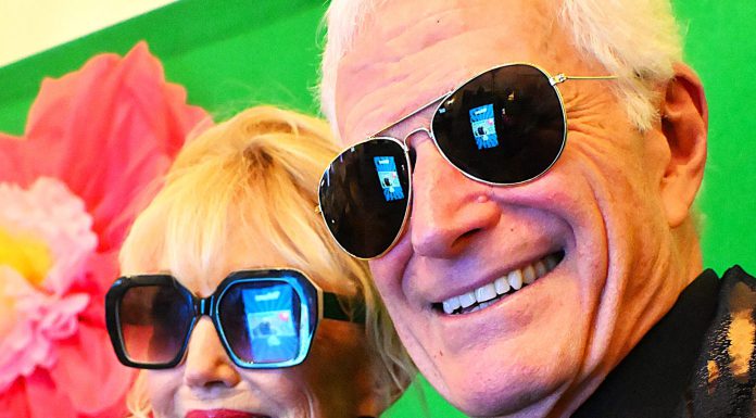 Everything but the Bong: NUMU holds 60s-style Peace, Love & Art fundraiser (GALLERY) Smiths wearing shades