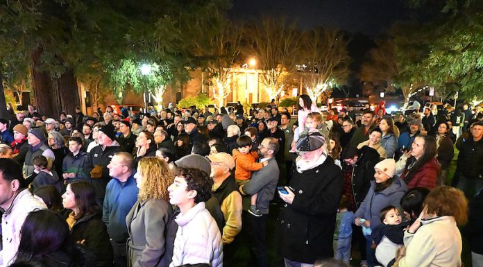 Los Gatos celebrates Hanukkah on Main