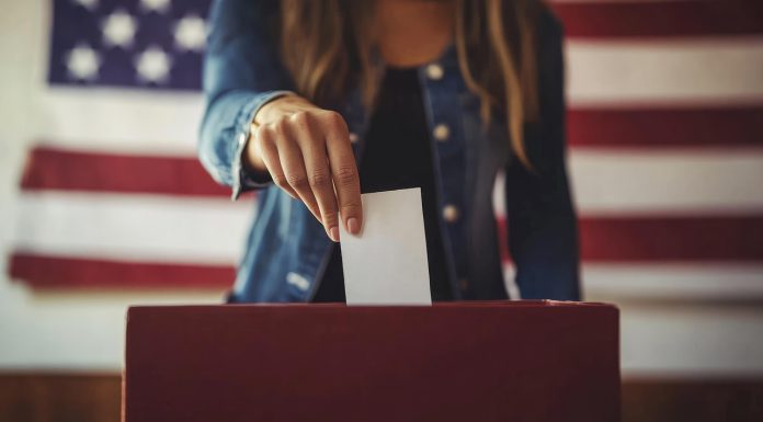 woman voting in America