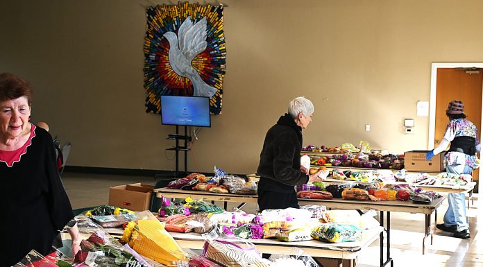 the last Second Harvest distribution at Live Oak and LGUMC.