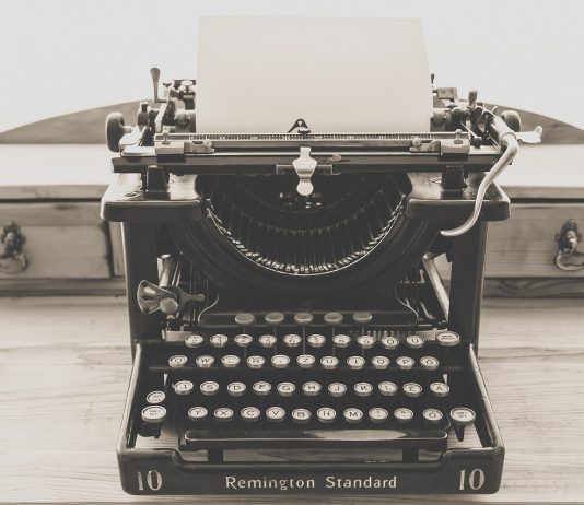 Typewriter image by ha11ok from Pixabay