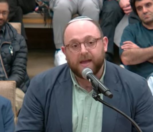 Rabbi Rafi Ellenson speaks at Planning Commission