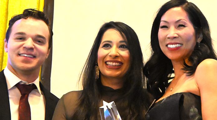 New Mom School honored at awards ceremony