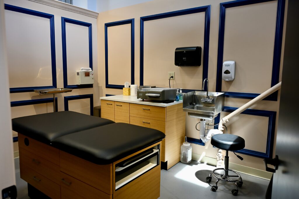 piercing room