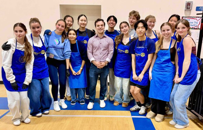 Youth help with LG Rotary CrabFest Rotary Club of Los Gatos