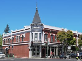 Behind the bustle of Los Gatos La Canada building