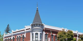 La Canada building