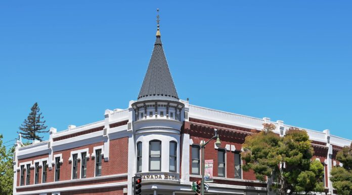 La Canada building