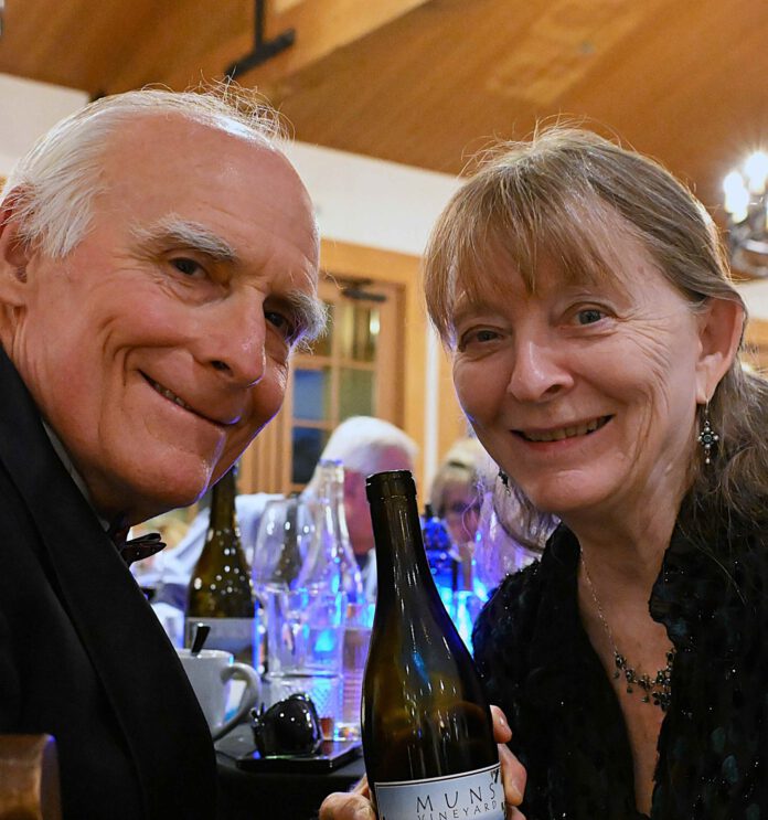 Ed and Mary Muns1 Muns and wine