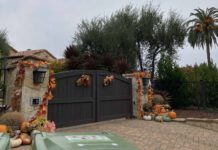 Monte Sereno home with Halloween decorations